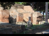 01603 ostia - regio ii - via delle corporazioni - blick von decumanus maximus ri teatro (ii,vii,2) ii.jpg